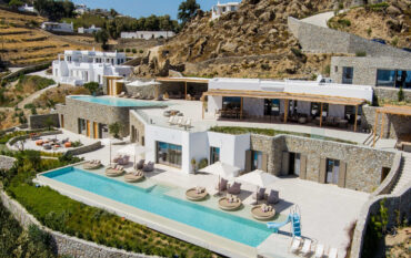 Luxury Villas With the Best Sunset Views in Greece
